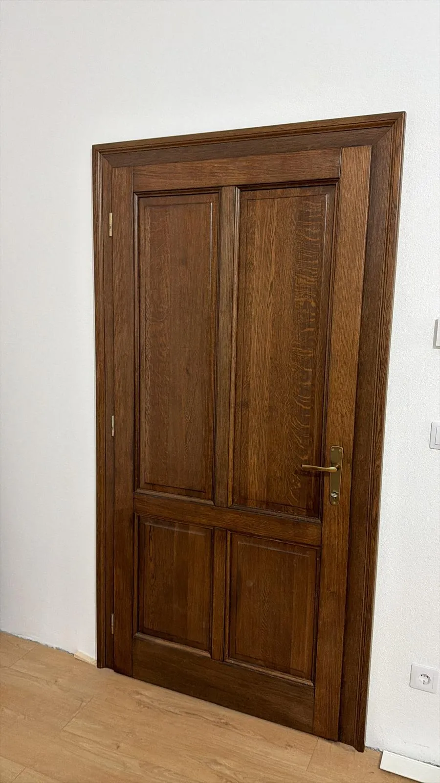 Ușă din stejar masiv